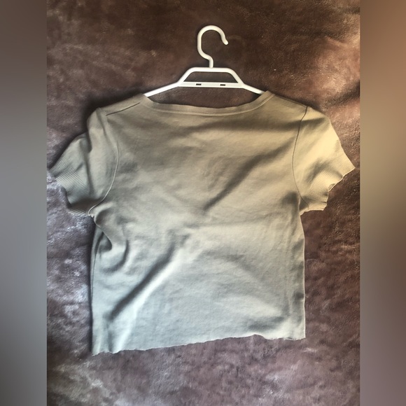 Beige top - Picture 2 of 2